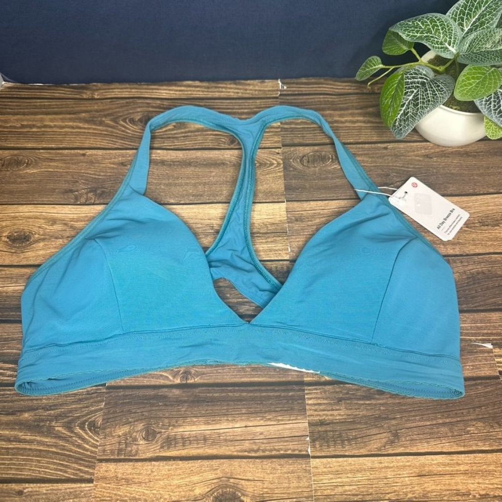 Lululemon All Day Breeze Bra NWT Size 10 (OCEA)